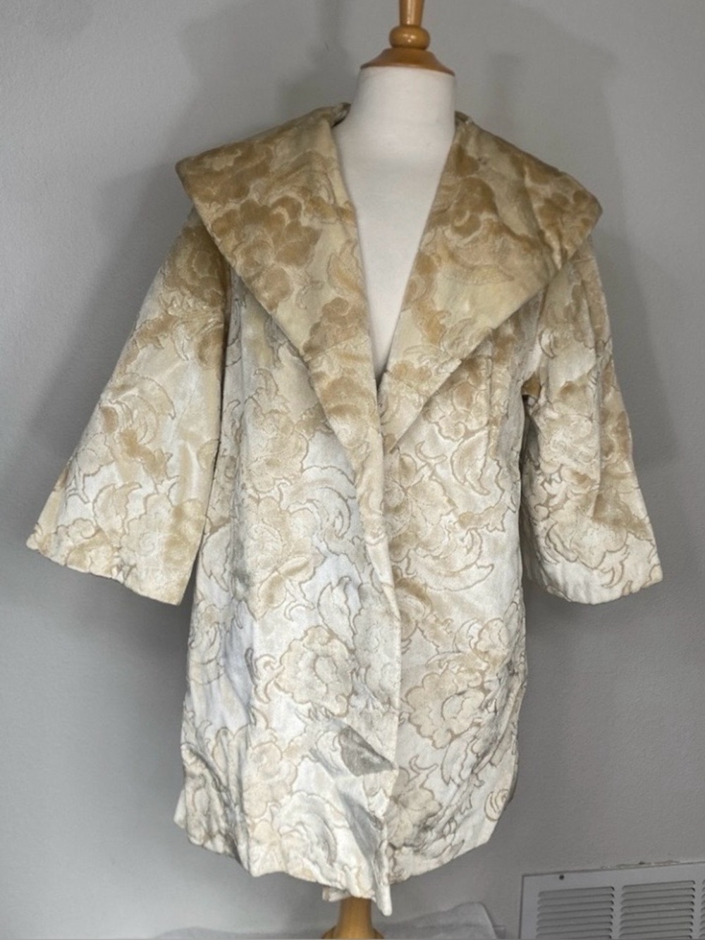 Vintage Womens Tan Brocade Open Coat Classic Cottagecore Retro Girly Boho Size L